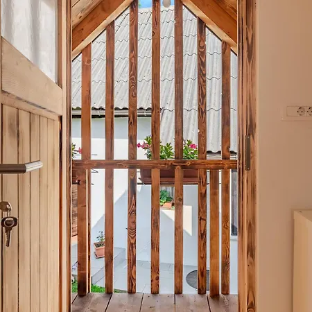 Homes Pr Pelaku With Outdoor Sauna Tatil Evi Slap ob Idrijci
