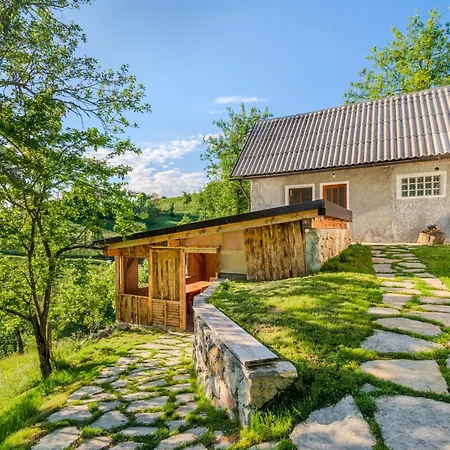 Homes Pr Pelaku With Outdoor Sauna Feriehus Slap ob Idrijci