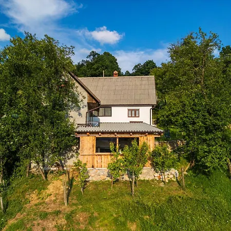 Feriehus Homes Pr Pelaku With Outdoor Sauna Slap ob Idrijci