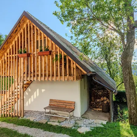 Feriehus Homes Pr Pelaku With Outdoor Sauna Slap ob Idrijci