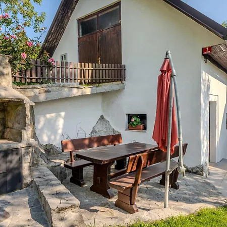Feriehus Homes Pr Pelaku With Outdoor Sauna Slap ob Idrijci