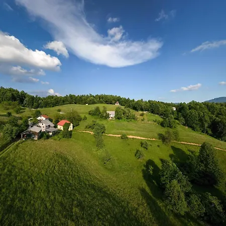 בית נופש Homes Pr Pelaku With Outdoor Sauna Slap ob Idrijci