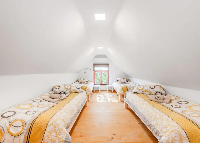 Homes Pr Pelaku With Outdoor Sauna Vakantiehuis Slap ob Idrijci