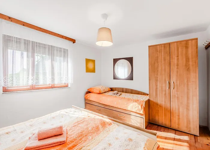 Homes Pr Pelaku With Outdoor Sauna * Slap ob Idrijci