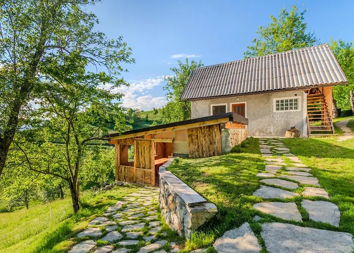 Homes Pr Pelaku With Outdoor Sauna Vakantiehuis Slap ob Idrijci